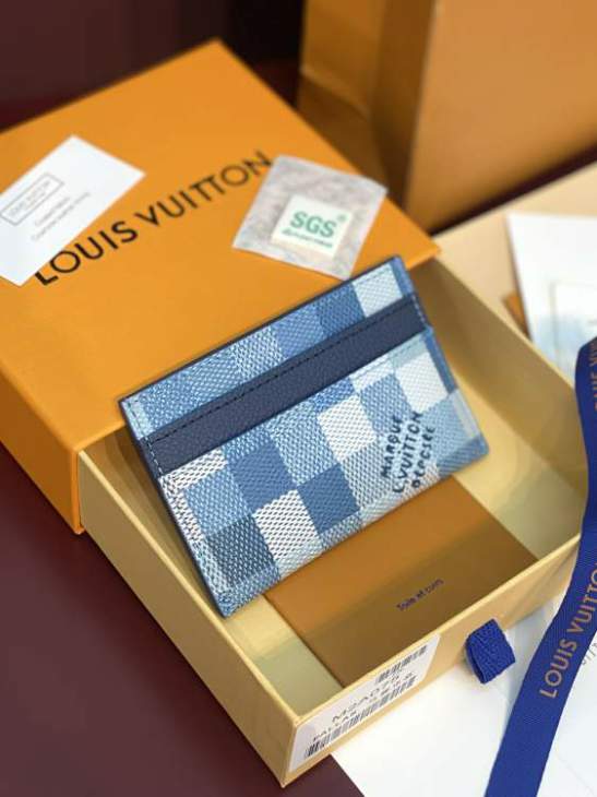 Picture of Louis Vuitton Wallets _SKUfw240693362fw